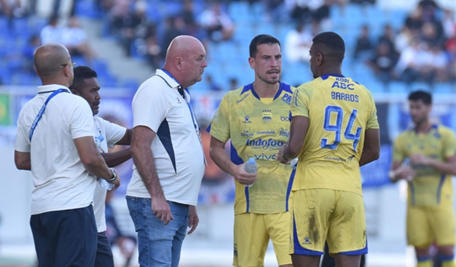 <p>Pelatih Persib, Bojan Hodak sebut anak-anak asuhnya percaya diri hadapi Persita Tangerang. (Foto: Persib).</p>
