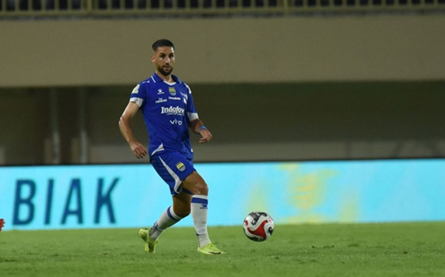 <p>Gelandang Persib, Luciano Guaycochea menaruh waspada penuh terhadap kekuatan Selangor FC. Foto: Persib.</p>
