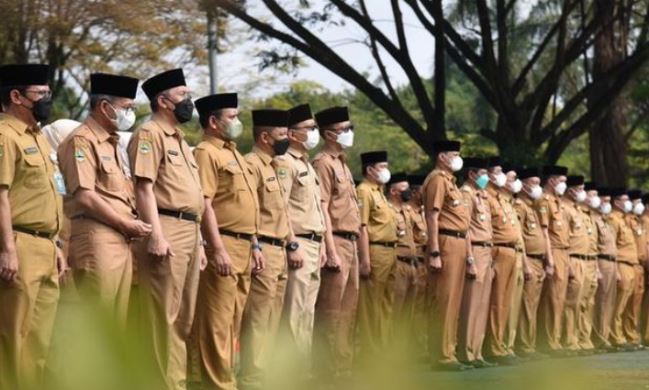 <p>Mulai 2025, BKN ubah cara menilai ASN dengan tes moralitas dan alat ukur baru. Penilaian kinerja kini makin ketat demi wujudkan meritokrasi di tubuh PNS. Foto smkmucirebon.sch.id.</p>
