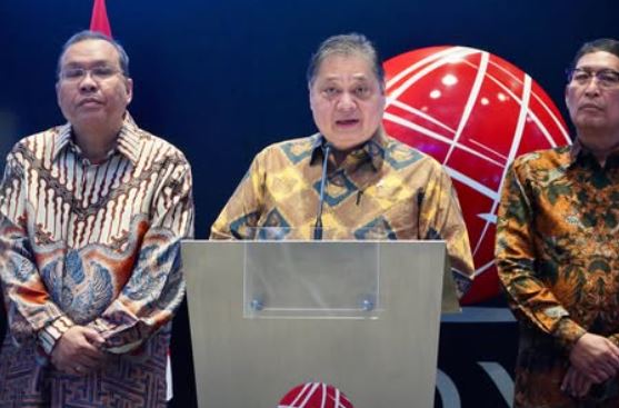 <p>Pemerintah optimis pertumbuhan ekonomi 2025 capai 5–5,2%. PMI manufaktur naik, IHSG all time high, dan stimulus Rp61 triliun dorong stabilitas. Foto: airlanggahartarto_official.</p>
