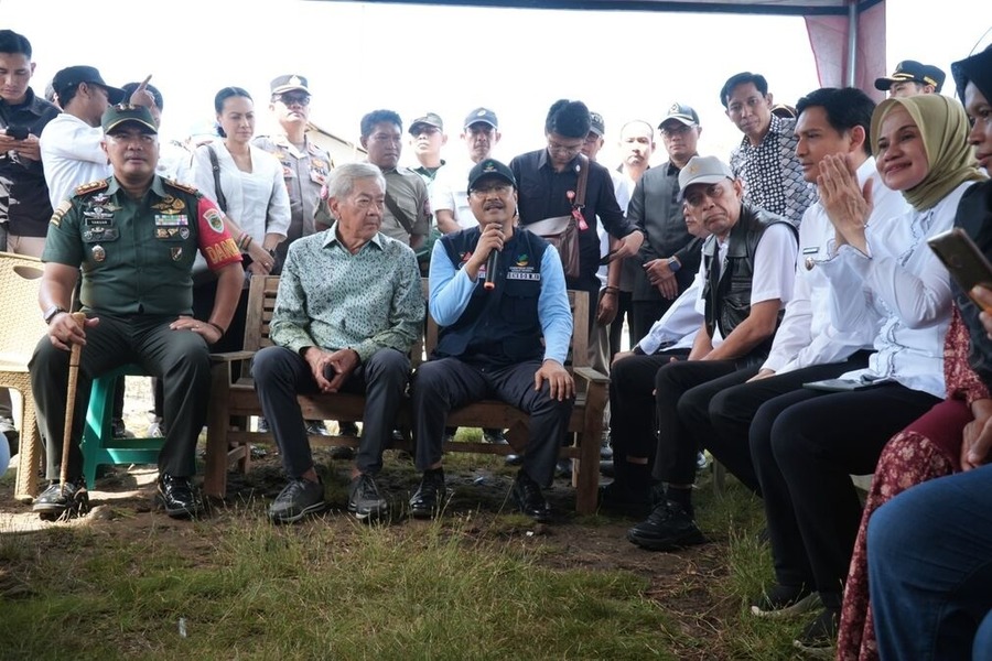 <p>Kemensos kunjungi warga terkena bencana alam. Distribusi bansos tidak merata? Yuk pahami proses penentuannya. Foto: Kemensos</p>
