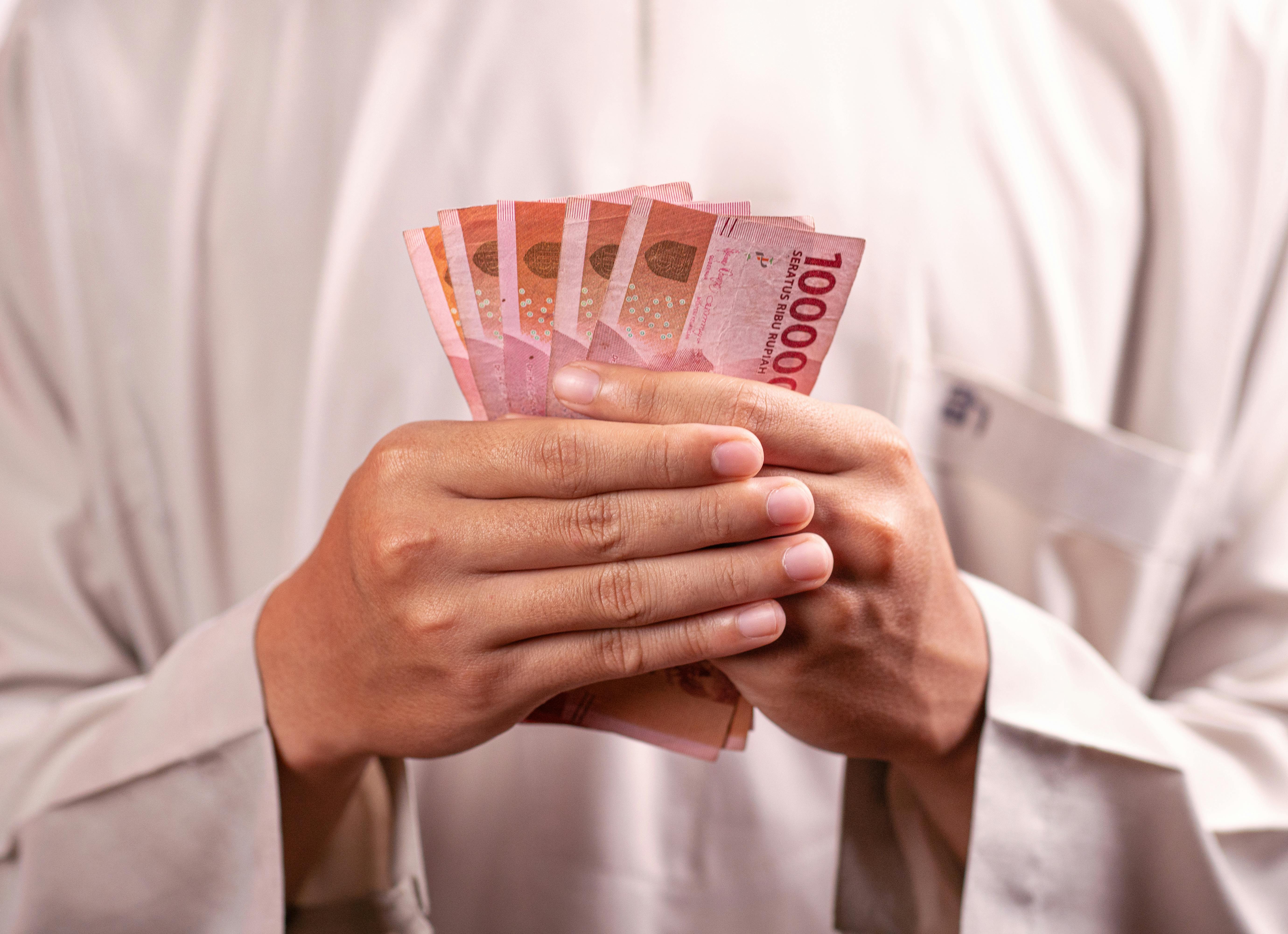 <p>Ilustrasi uang rupiah. Berikut ini tips mengelola keuangan agar tidak boncor sebelum akhir bulan. (sumber: pexels)</p>

