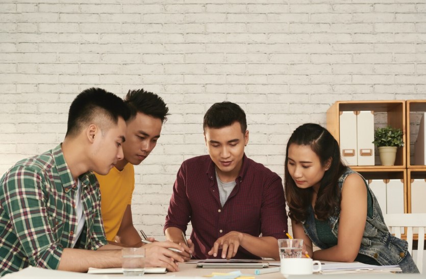 <p>Ilustrasi pendaftaran magang berdampak. Kemenristek segera membuka pendaftaran magang berdampak. Program magang berdampak ditujukan bagi mahasiswa agar memiliki skill kerja mumpuni. Simak, mahasiswa jangan sampai ketinggalan infonya! Foto: pressfoto/freepik</p>
