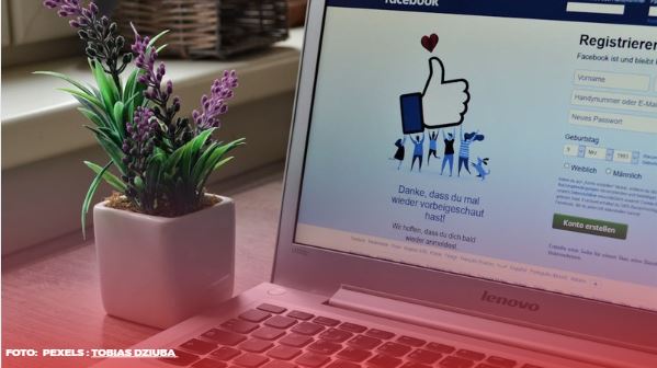 <p>Ilustrasi membuka aplikasi facebook di laptop.Sudah tahu cara aktifkan fitur monetisasi konten Facebook Profesional Belajar dari konten kreator dan mulai hasilkan uang dari Reels video tulisan hingga status teks. Foto : Pexels : Tobias Dziuba </p>
