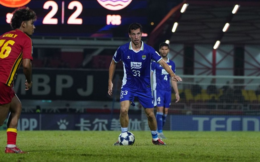 <p>Gelandang Persib, Thom Haye mengaku sangat bangga kepada kinerja tim. Foto: Persib.</p>
