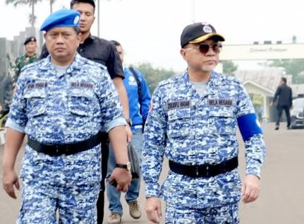<p>Menko Zulhas (kanan). Waspadai hoaks lowongan kerja Kopdeskel Merah Putih! Pemerintah belum membuka rekrutmen resmi untuk pengurus koperasi desa. Info gaji pengurus koperasi dan keterlibatan PPPK koperasi desa dijelaskan lengkap oleh Zulhas. @zul.hasan.</p>
