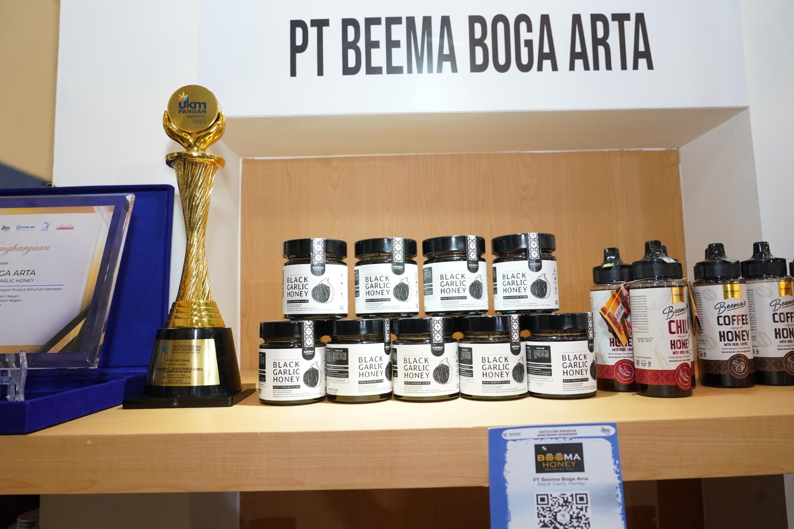 <p>PT Beema Boga Arta menang dengan produk madu murni proses yang ditambahkan menambahkan bawang hitam, atau Black Garlic Honey, bermerek Beema Honey. (Dok. Kementerian Perdagangan)</p>
