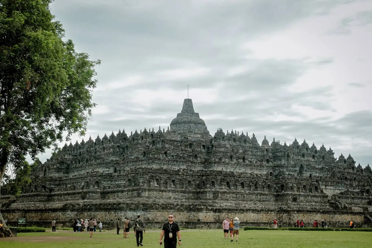 <p>Kementerian Pariwisata (Kemenpar) menghadirkan PENTAS Borobudur: Ngangeni di Amphitheater Museum dan Kampung Seni Borobudur, Magelang, pada Jumat, 31 Oktober 2025 mulai pukul 16.00 hingga 22.00 WIB. (Dok. Kemenpar)</p>
