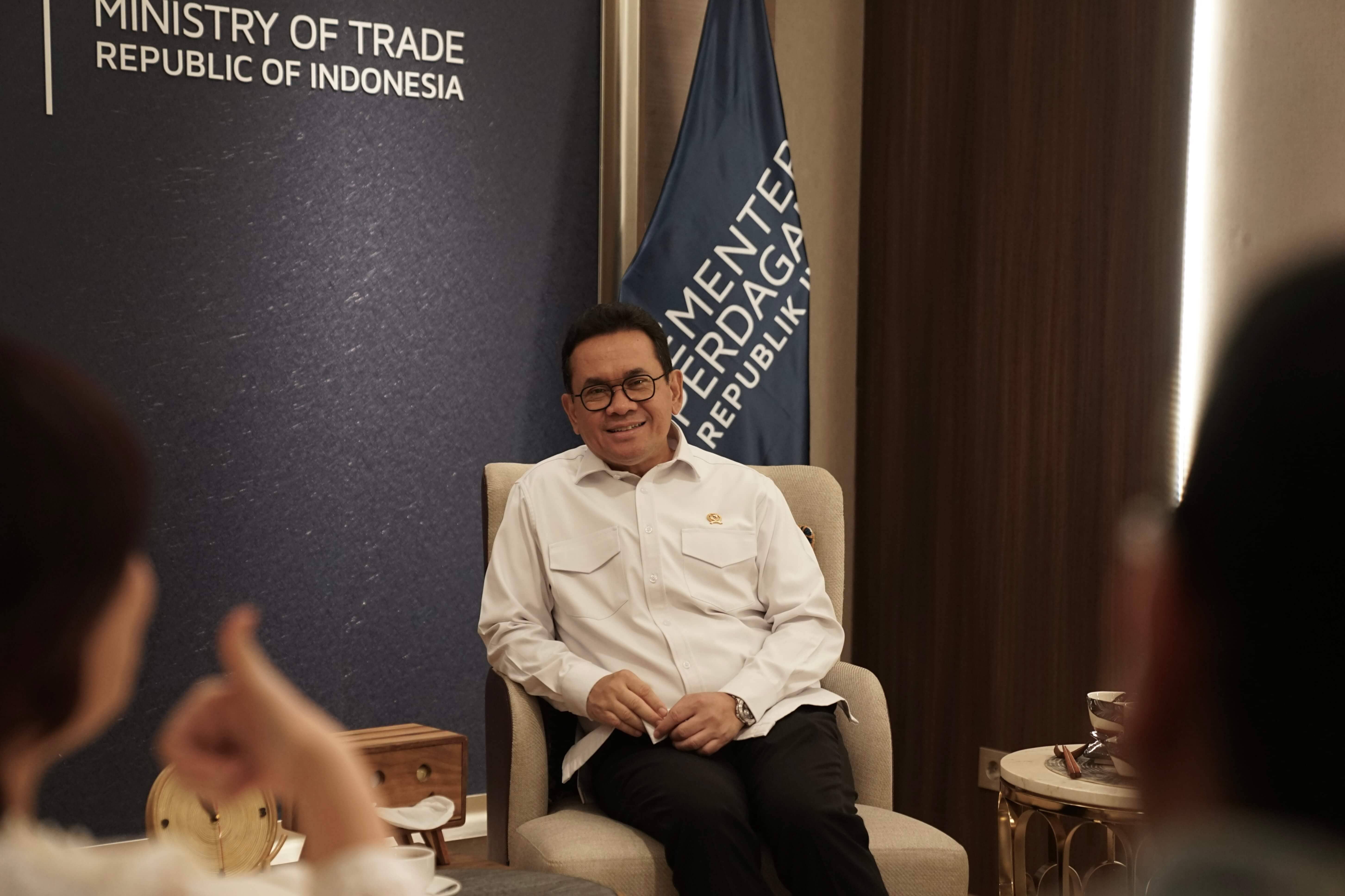 <p>Menteri Perdagangan Budi Santoso (Busan) dalam keterangan resmi Kemendag, Senin, 8 September 2025, mengatakan, hasil transaksi UMKM senilai USD90,90 juta hingga Agustus ini bukan sekadar angka, melainkan bukti nyata produk UMKM RI mampu memenuhi kebutuhan dan standar pasar internasional. (Dok. Kemendag)</p>

<p> </p>
