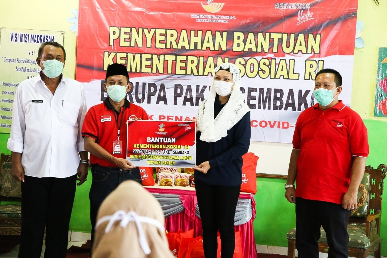 <p>Ilustrasi penerima bansos. Update terbaru total dana PKH untuk satu keluarga. Foto: kemensos.go.id</p>
