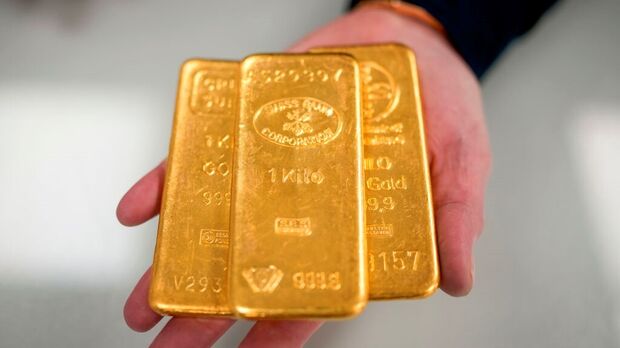 <p>Ilustrasi harga emas hari ini. Simak update grafik harga emas hari ini sekarang! Terpantau alami kenaikan untuk harga emas hari ini 1 gram dan harga emas hari ini 24 karat, apakah saat untuk beli emas? Foto: Bloomberg</p>
