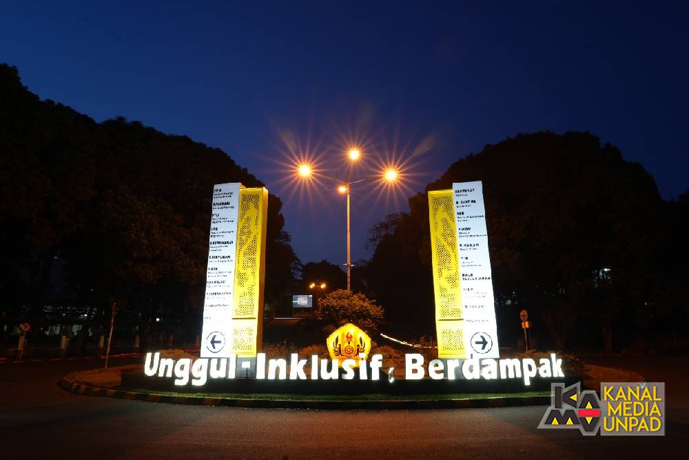 <p>Universitas Padjadjaran Kampus Jatinangor saat malam hari (Dok. Kanal Media Unpad/Dadan Triawan)</p>
