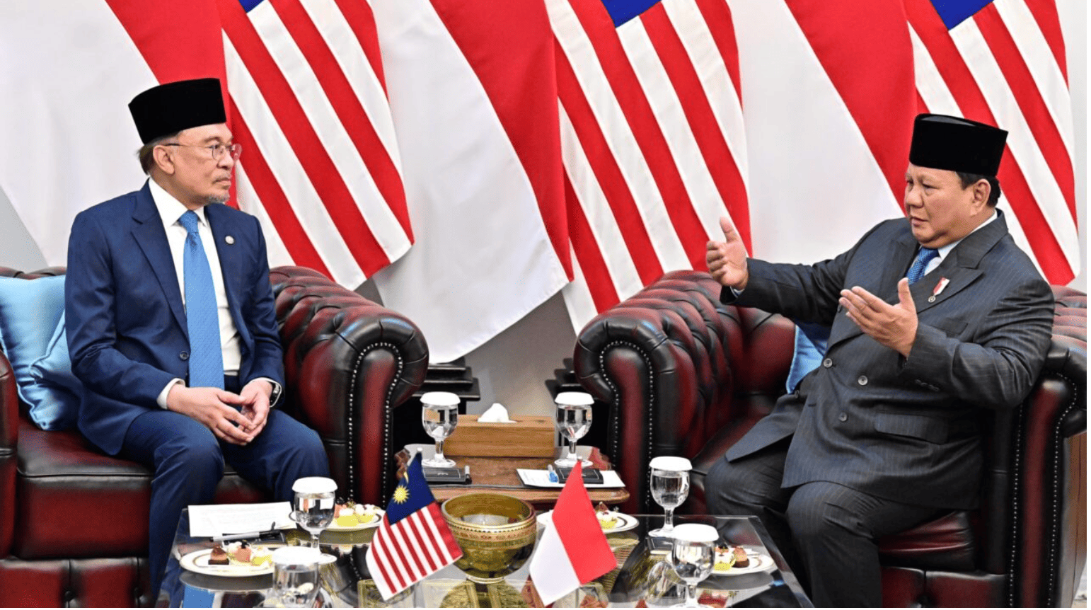 <p>Presiden Republik Indonesia, Prabowo Subianto menggelar pertemuan tete a tete Perdana Menteri (PM) Malaysia, Dato’ Seri Anwar Ibrahim, di Istana Merdeka, Jakarta, pada Selasa, 29 Juli 2025. (Dok. BPMI Setpres/Muchlis Jr)</p>
