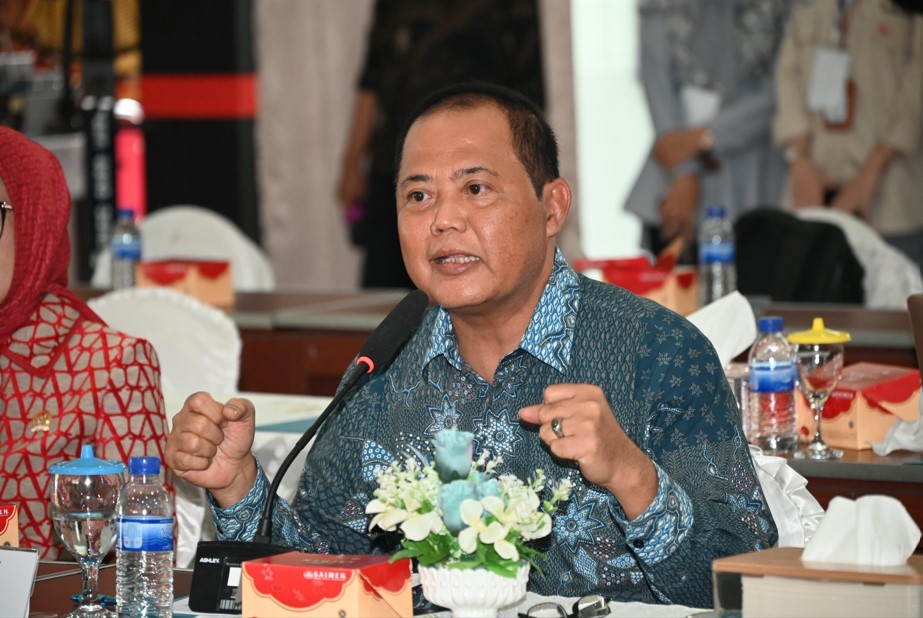 <p>Ilustrasi anggota Komisi X DPR RI, Juliyatmono menyampaikan usulan kenaikan standar gaji guru menjadi Rp25 juta per bulan, dalam kunjungan kerja ke Jambi, Kamis, 8 Mei 2025. Foto: Dok. DPR RI</p>

