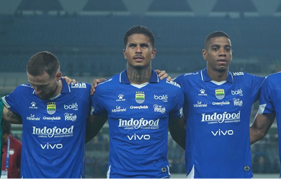 <p>Penyerang asal Brasil, Ramon Tanque belum juga bisa mencetak gol hingga laga kedelapan Super League, pelatih Bojan Hodak tetap berikan pembelaan. Foto: Persib.</p>