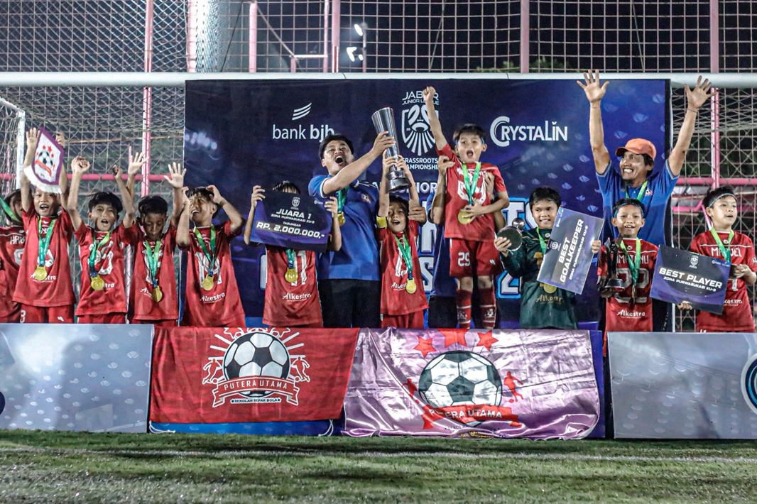 <p>Tim juara di ajang Regional Series Jabar Junio League Grassroots Championship Purwasukasi.</p>
