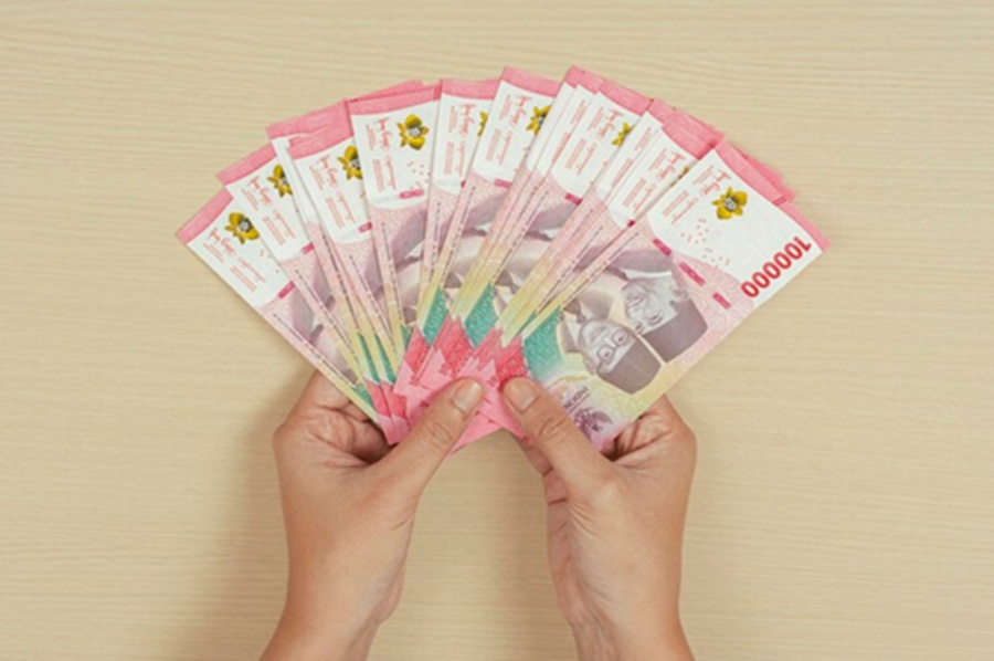 <p>Ilustrasi uang rupiah. Berikut cara cek penerima BSU BPJS Ketenagakerjaan 2025 hanya gunakan NIK KTP. (Foto: Freepik).</p>
