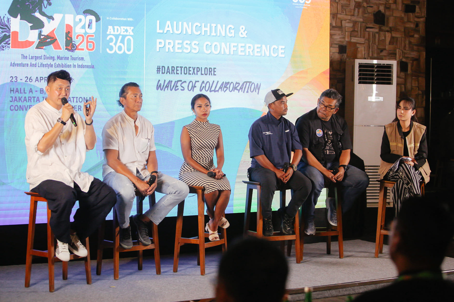 <p>Chief Executive Officer ADEX, John Thet (kiri) mengatakan kerja sama yang erat dengan DXI menjadi bukti nyata komitmen untuk mengembangkan industri selam di Indonesia, dalam konferensi pers di Kemang, Jakarta Selatan, Selasa, 23 September 2025. (Dok. DXI)</p>

<p> </p>

<p> </p>
