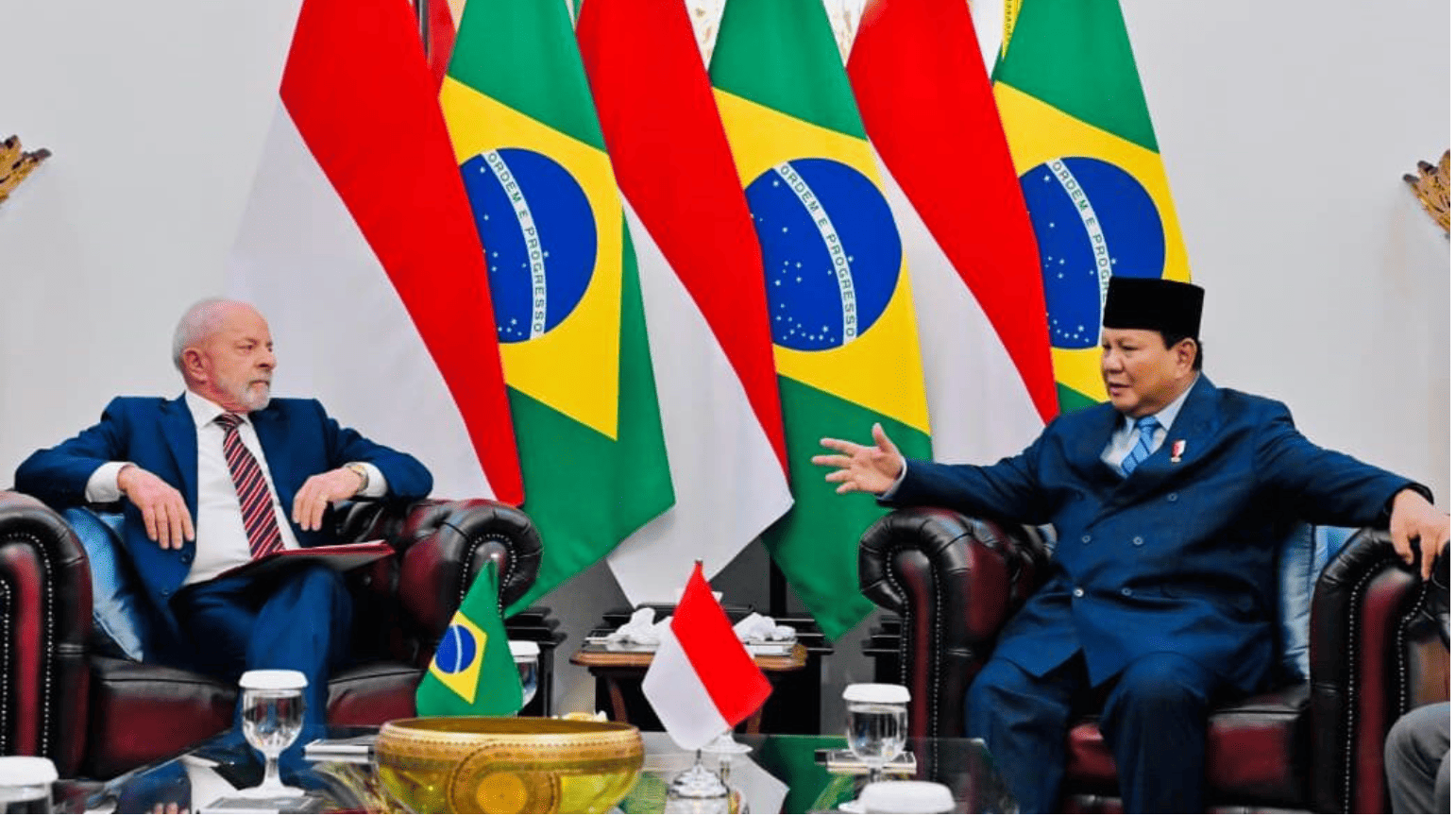 <p>Presiden Prabowo Subianto melakukan pertemuan tête-à-tête dengan Presiden Republik Federasi Brasil Luiz Inácio Lula da Silva di ruang kerja Presiden Prabowo, Istana Merdeka, Jakarta, pada Kamis, 23 Oktober 2025. (Dok. BPMI Setpres/Laily Rachev)</p>
