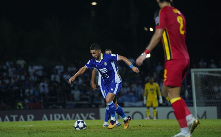<p>Gelandang Persib, Luciano Guaycochea mengakui masih ada kesan yang tertinggal usai kemenangan dramatis timnya lawan Selangor FC. Foto: Persib.</p>
