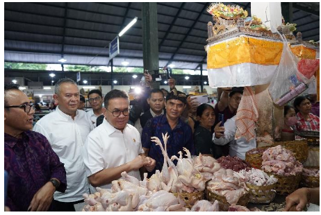 <p>Menteri Perdagangan Budi Santoso meninjau Pasar Nyanggelan, Denpasar, Bali, Selasa, 9 September 2025. (Dok. Kemendag)</p>

