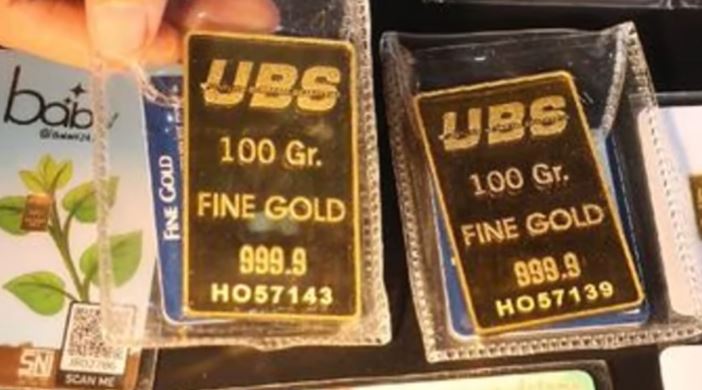 <p>Update harga emas Antam 12 Desember 2025, detail buyback & pajak PPh 22, strategi investasi cerdas dan manfaatkan untuk bantuan keuangan. Foto SS Youtube infobanktv.</p>
