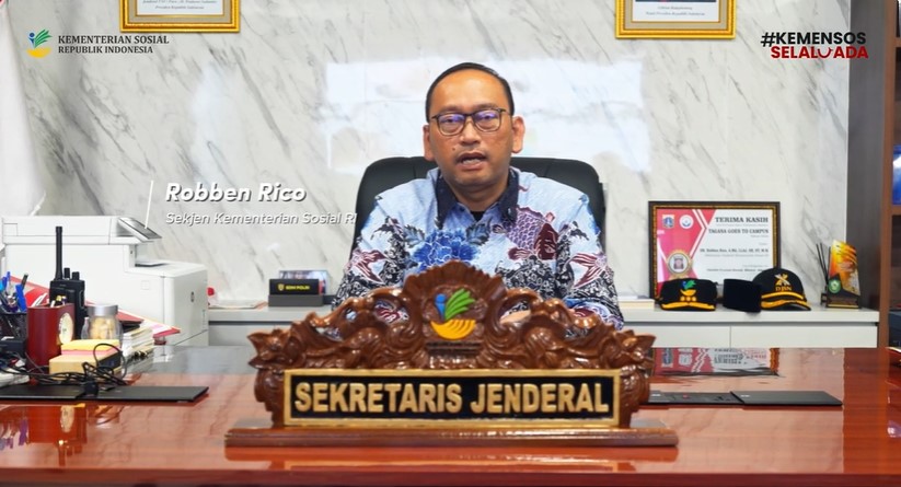 <p>Ilustrasi Sekretaris Jenderal Kemensos RI menyampaikan pengumuman rekrutmen guru ASN P3K untuk program Sekolah Rakyat, membuka peluang kontribusi nyata dalam perubahan pendidikan Indonesia. Foto: Tangkapan Layar YouTube.com/Kemensos RI</p>
