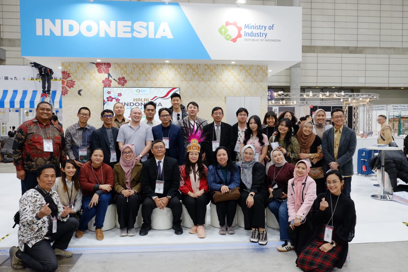 <p>Kemenperin berpartisipasi dalam pameran the 7th Japan International Food & Beverage Expo (JFEX) Winter 2025 di Makuhari Messe, Chiba, Jepang, pada 3-5 Desember 2025. Pavilun Halal Indonesia yang menampilkan 13 co-exhibitor dengan  produk olahan pangan, kopi, coklat dan teh, berhasil menjadi paviliun internasional terbaik. (Dok. Kemenperin)</p>
