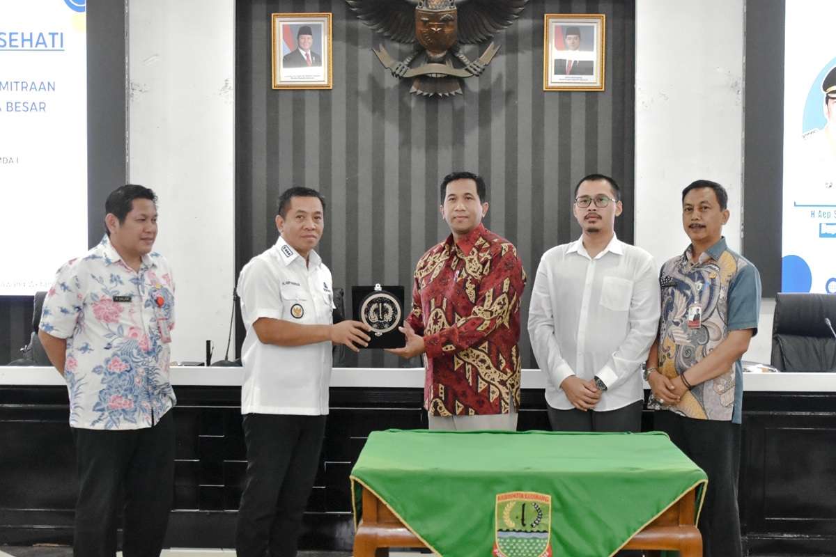 <p>Pemkab Karawang resmi menandatangani nota kesepahaman (MoU) kemitraan usaha besar dengan UMKM lokal. (Dok.Pemkab Karawang)</p>
