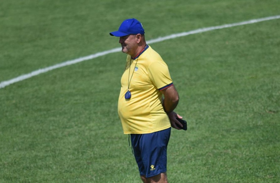 <p>Pelatih Persib, Bojan Hodak menyebut persiapan timnya berjalan sesuai harapan. (Foto: Persib).</p>
