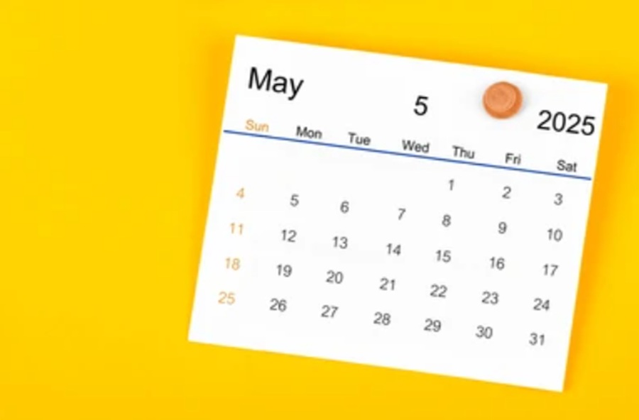 <p>Ilustrasi kalender Mei 2025. Berikut daftar hari libur nasional dan cuti bersama, terdapat dua long weekend peringatan Hari Raya Waisak dan Kenaikan Yesus Kristis berdasarkan SKB 3 Menteri. (Foto: Freepik).</p>
