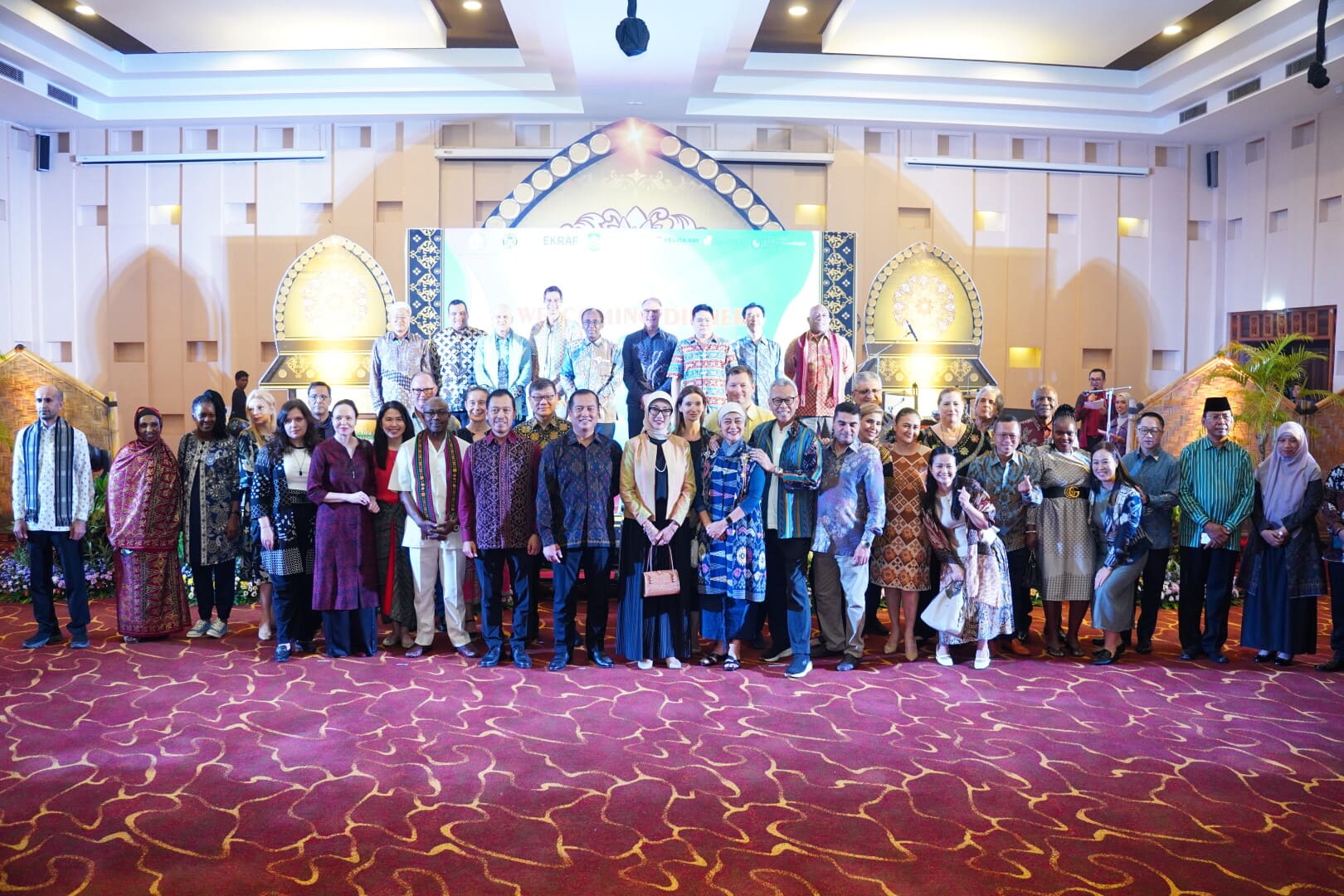 <p>Sebanyak 38 Duta Besar beserta pasangan serta diplomat asing dari 27 negara mengikuti Indonesia Gastrodiplomacy Series (IGS) 2025 yang diselenggarakan Kementerian Luar Negeri di Lombok, NTB, pada 8–11 Mei 2025. (Dok. Kementerian Luar Negeri)</p>
