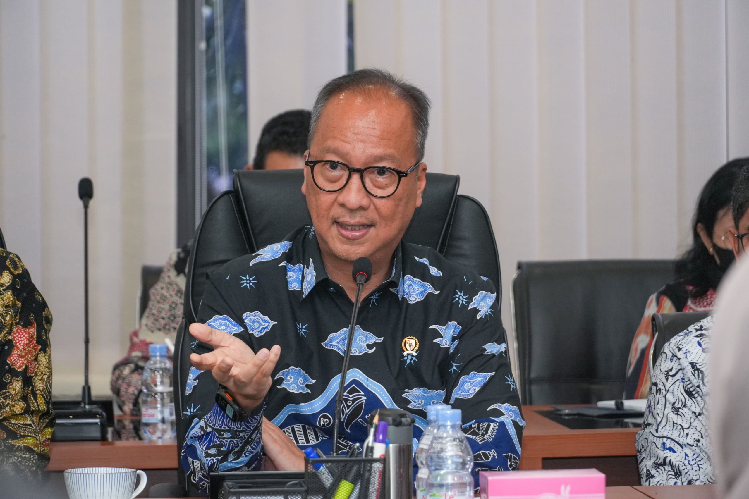 <p>Menteri Perindustrian Agus Gumiwang Kartasasmita memastikan seluruh langkah mitigasi dan penanganan dilakukan secara terkoordinasi lintas kementerian agar tidak menimbulkan dampak terhadap kesehatan masyarakat maupun keberlanjutan kegiatan industri di kawasan industri Cikande, Serang, Banten. (Dok. Kemenperin)</p>
