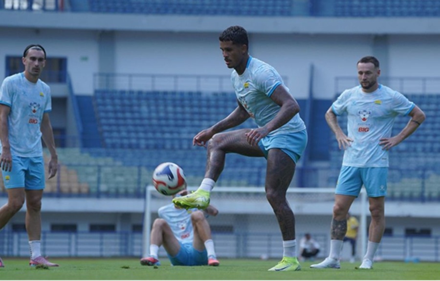 <p>Pemain Persib siap hadapi Dewa United pada pekan ke-13 Super League. Foto: Persib.</p>
