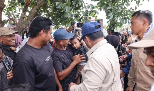 <p>Di Aceh Tamiang, Prabowo menyebut listrik mulai normal dan meminta warga menjaga lingkungan dengan tidak menebang pohon sembarangan pascabencana.</p>

