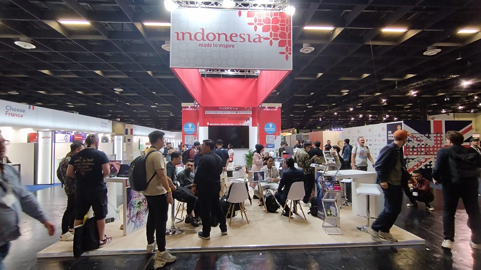 <p>Selain ikut serta di pameran Gamescom 2025, peserta di Paviliun Indonesia juga mengikuti rangkaian acara pascapameran pada 23– 24 Agustus 2025. Terdapat Entertainment Arena berisikan panggung hiburan, cosplay, dan demo gim interaktif, serta kompetisi olahraga elektronik (e-sports) internasional. (Dok. Kemendag)</p>

<p> </p>
