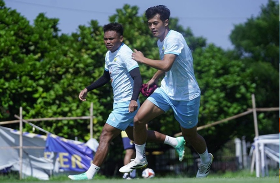 <p>Pemain Persib, Saddil Ramdani mengaku senang menjalani program latihan yang diberikan tim pelatih jelang laga melawan PSBS Biak. (Foto: Persib).</p>
