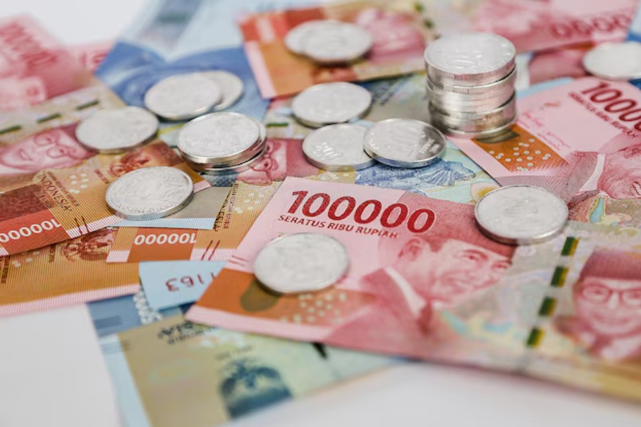 <p>Ilustrasi pencairan bansos PKH dan BPNT. KPM golongan tertentu dipastikan menerima total bantuan hingga Rp1.225.000 pada pekan ini sesuai surat resmi Kemensos. Foto: freepik.com</p>
