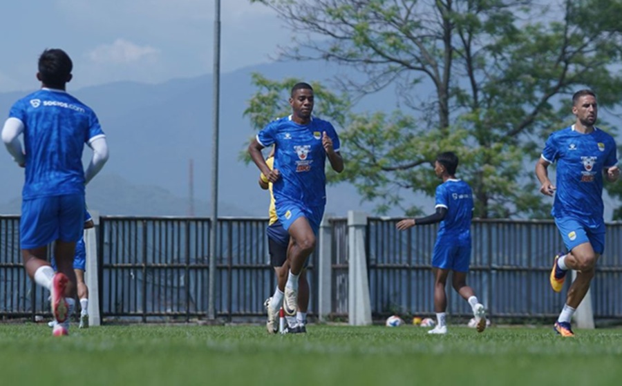 <p>Striker Persib, Uilliam Barros lebih memetingkan kemenangan bagi timnya ketimbang gelar individual. (Foto: Persib).</p>
