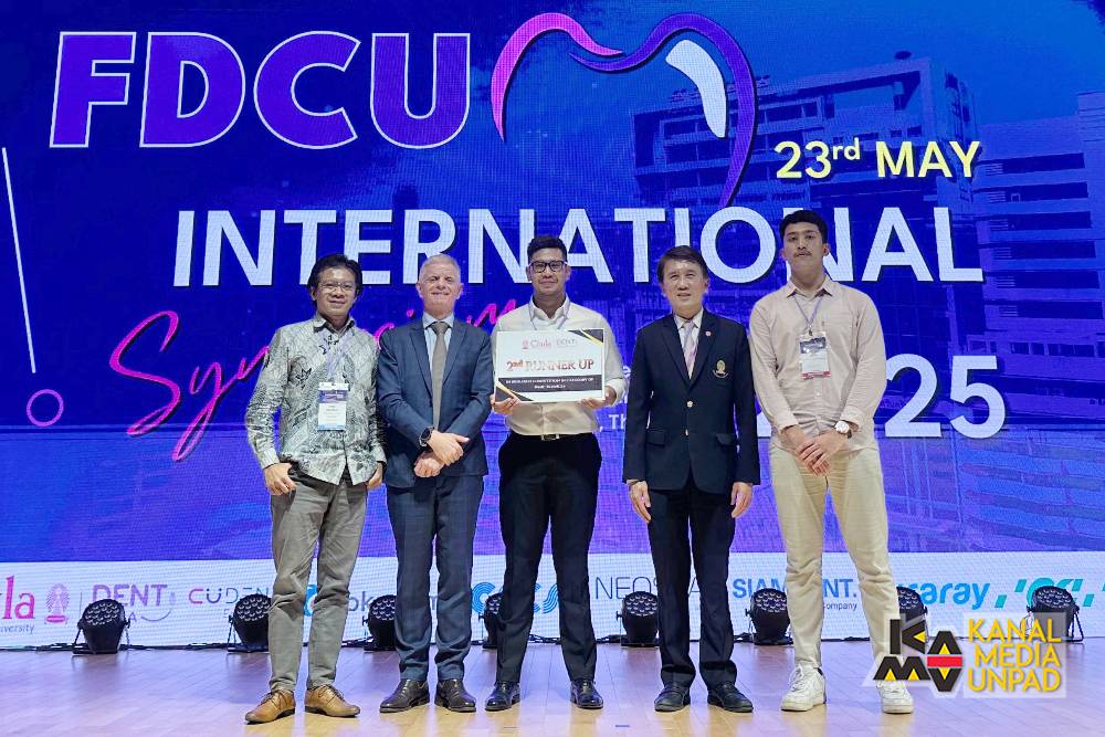 <p>Perwakilan mahasiswa FKG Unpad meraih Juara 2nd Runner Up Research Competition in Basic Science dalam ajang FDCU International Symposium 2025 yang diselenggarakan Faculty of Dentistry Chulalongkorn University Bangkok, Thailand, Jumat 23 Mei 2025. (Dok. FKG Unpad/Kanal Media Unpad)</p>
