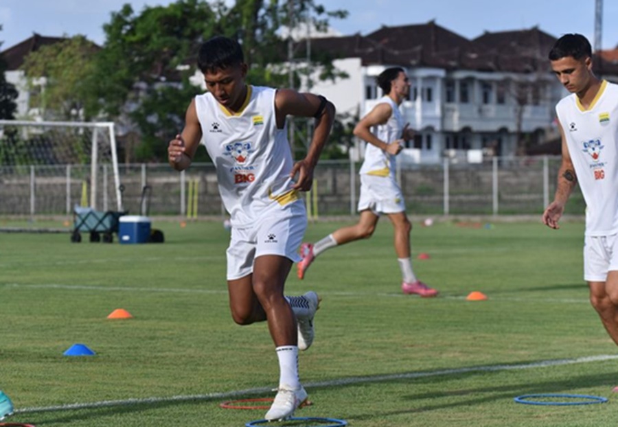 <p>Beckham Putra diproyeksikan menjadi kapten tim saat Persib berjumpa Persita. (Foto: Persib).</p>
