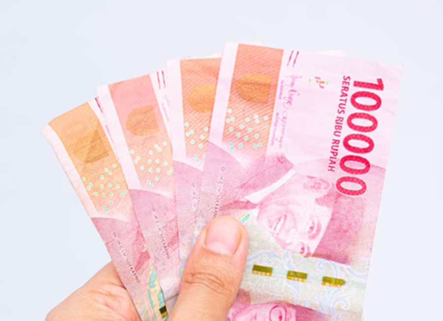 <p>Ilustrasi uang rupiah. Berikut ini daftar bansos cair bulan Juni-Juli 2025, cek daftar penerima dan besaran dana bantuannya. (Foto: Freepik).</p>

