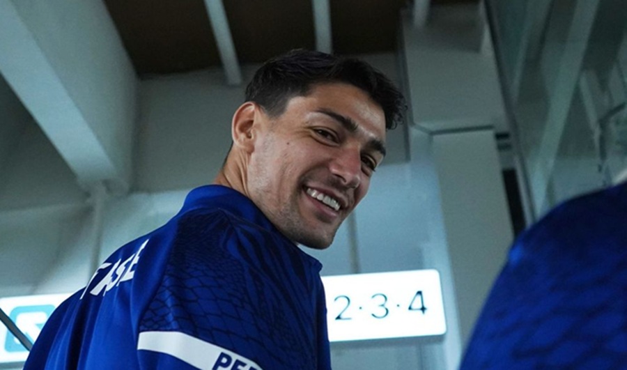 <p>Bek Persib, Federico Barba menjalani pemulihan kesehatannya di Italia. Foto: Persib.</p>
