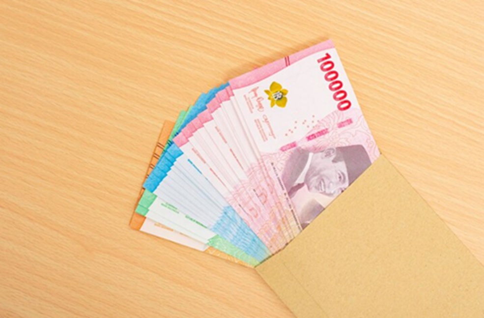 <p>Ilustrasi uang rupiah dana BSU cair. Berikut mekanisme pencairan dan jadwal BSU 2025 Rp600 ribu ditransfer ke rekening bank setelah diverifikasi. (Foto: Freepik).</p>
