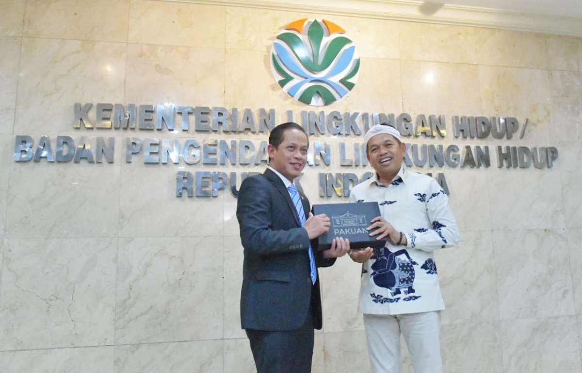 <p>Menteri Lingkungan Hidup (LH) Hanif Faisol bertemu dengan Gubernur Jawa Barat Dedi Mulyadi di Jakarta, pada Selasa (17/6/2025). (Dok.Pemprov Jabar)</p>
