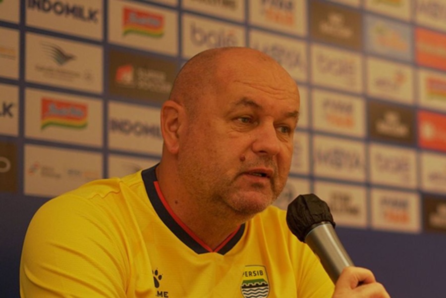 <p>Pelatih Persib, Bojan Hodak menyebut anak asuhnya siap bekerja keras untuk merebut kemenangan lawan Persita. (Foto: Persib).</p>

