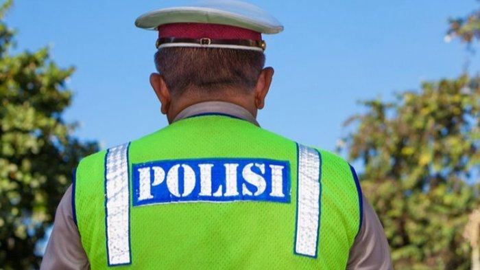 <p>Ilustrsi seorang polisi. Seorang anggota Polri berinisial Aipda PS diduga melakukan pelecehan seksual terhadap MML, seorang korban pemerkosaan di Polsek Wewewa Selatan, Kabupaten Sumba Barat Daya, Nusa Tenggara Timur (NTT). (Dok.Ist)</p>
