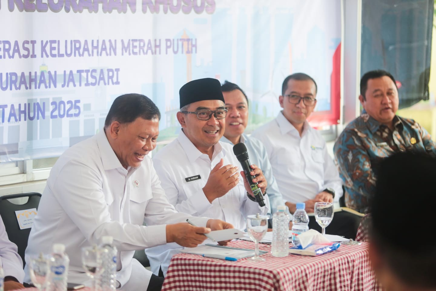 <p>Wali Kota Bandung, Muhammad Farhan, mengungkapkan bahwa program pengelolaan sampah 'Kang Pisman' bisa menjadi peluang bisnis menjanjikan jika dikelola dengan tepat. (Dok.Pemkot Bandung)</p>
