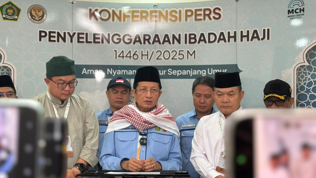 <p>Menteri Agama (Menag) Nasaruddin Umar dalam konferensi pers di Makkah, Arab Saudi, Selasa (10/6/2025). (Dok.Kemenag)</p>
