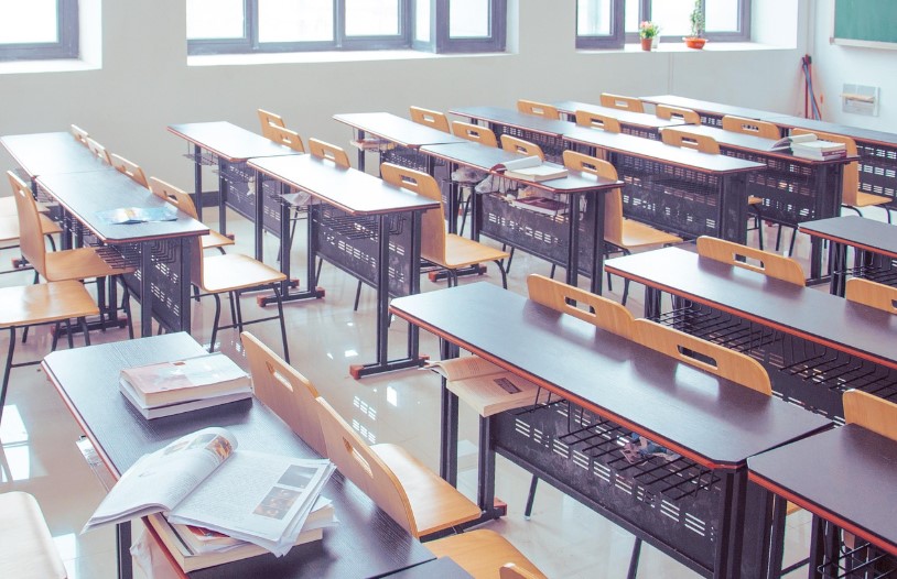 <p>Dari desa terpencil hingga pelosok negeri, Sekolah Rakyat hadir tak hanya mencerdaskan anak bangsa tapi juga membuka peluang UMKM lokal berkembang bersama harapan baru!</p>
